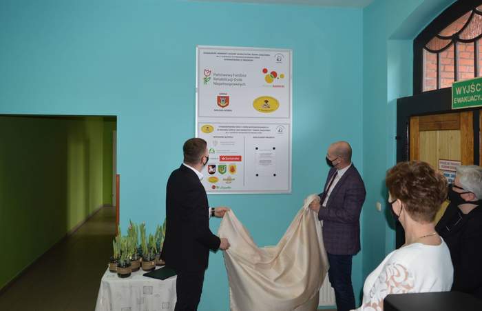 Pokaż zdjęcie: Oddanie do użytku wyremontowanego budynku Warsztatów Terapii Zajęciowej w Miejskiej Górce