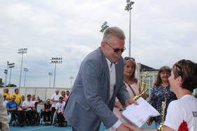 Pokaż zdjęcie: Wręczenie pucharów