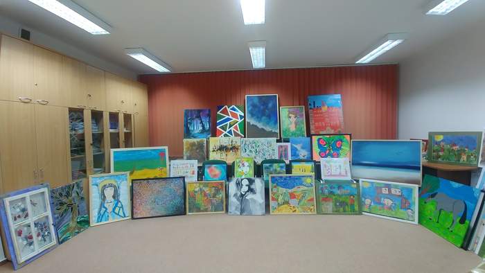 Pokaż zdjęcie: malarstwo i witraż 