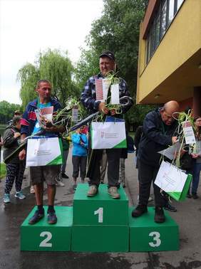 Pokaż zdjęcie: Zwycięzcy XIV Zawodów Wędkarskich nad Zalewem Nowohuckim
