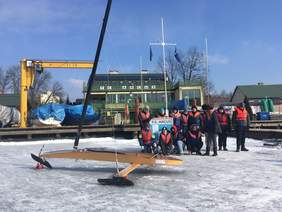 Uczestnicy szkolenia podczas zajęć teoretycznych (zdjęcie z zasobów Yacht Clubu Arcus)