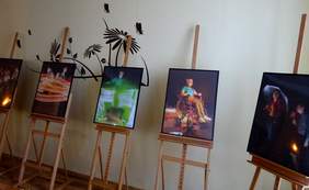 Pokaż zdjęcie: Wystawa pt.: „Malowanie światłem” Stowarzyszenia Na Rzecz Osób Niepełnosprawnych „Iskra” z Poznania