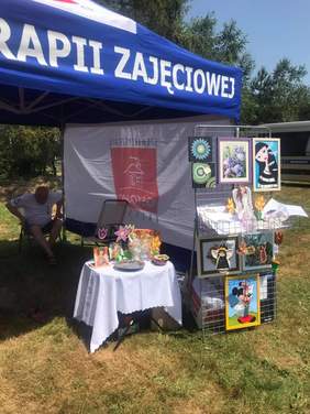 Pokaż zdjęcie: XVII Festiwal Piosenki Osób Niepełnosprawnych i Form Twórczych w Podolanach. 