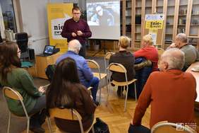 Pokaż zdjęcie: Grzegorz Rzeszutek podczas wykładu