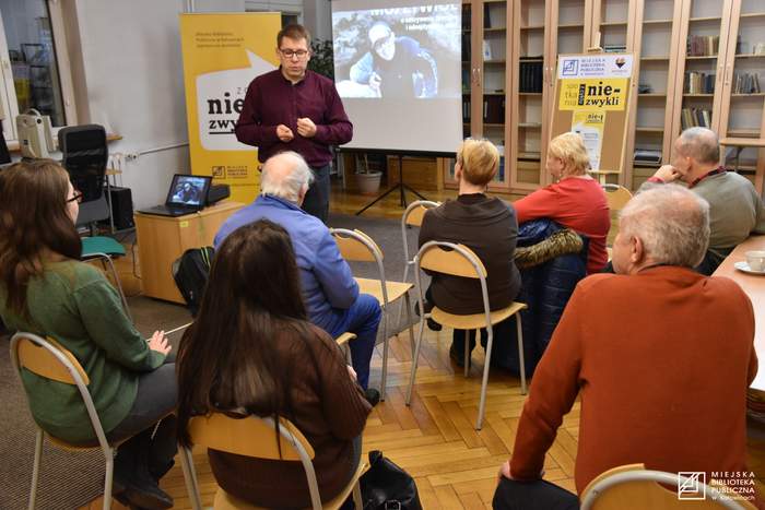 Pokaż zdjęcie: Grzegorz Rzeszutek podczas wykładu