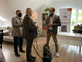 Pokaż zdjęcie: Przywitanie Pana Ministra Wdówika na Pomorskiej Farmie Życia w Garczu.