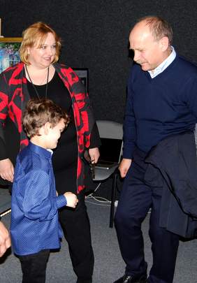 Pokaż zdjęcie: Olaf Bielak z Zygmuntem Berdychowskim - założycielem Fundacji Sądeckiej oraz Moniką Woszczyńską-Kmiecik