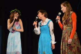 Pokaż zdjęcie: VII Małopolski Festiwal Niepełnosprawnych pn. „I tak warto żyć – lata 90-te” w Proszowicach