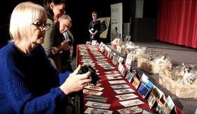 Pokaż zdjęcie: Wystawa kartek bożonarodzeniowych w kinie