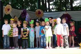 Dzieci z oddziału przedszkolnego SP w Grzywnie podczas XVI Przeglądu