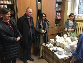 Pokaż zdjęcie: Dorota Habich, p.o. Prezesa Zarządu PFRON z wizytą w Spółdzielni Socjalnej „Talent"