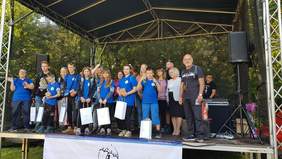 Pokaż zdjęcie: Dzieci z Zespołu Placówek na scenie