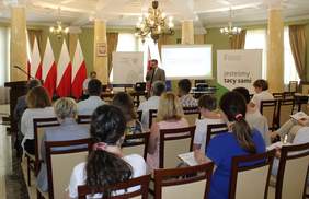 Pokaż zdjęcie: Seminarium prowadził Łukasz Żmuda Dyrektor Oddziału Opolskiego PFRON