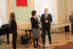 Pokaż zdjęcie: Wręczenie medalu dla Jerzego Dębskiego Dyrektora Oddziału Lubelskiego PFRON