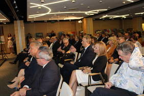 Pokaż zdjęcie: Zaproszeni goście