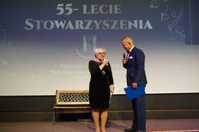 Pokaż zdjęcie: Iwona Ciesielska - Prezes Stowarzyszenia PSONI Koło w Częstochowie oraz Irek Bieleninik - prowadzący