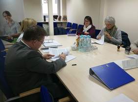 Pokaż zdjęcie: Podpisanie umowy  o zlecanie realizacji zadań w ramach konkursu 4/2017