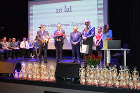 Zebrani goście składają życzenia