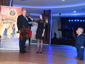 Pokaż zdjęcie: Dyrektor Oddziału Lubelskiego PFRON Jerzy Dębski składa gratulacje i życzenia Prezesowi KRON Andrzejowi Łukasikowi