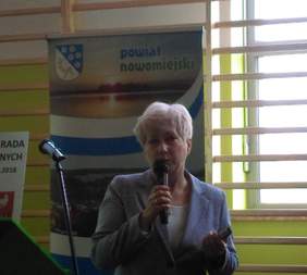 Pokaż zdjęcie: O dostępnych środkach na rehabilitację niepełnosprawnych w ramach RPO na lata 2014-2020 mówi dyrektor ROPS Pani Wiesława Przybysz