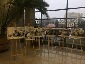 Wystawa fotograficzna prezentująca osoby pracujące w podmiotach ekonomii społecznej na Podkarpaciu