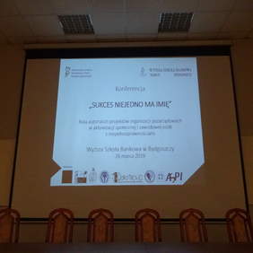 Pokaż zdjęcie: "Sukces niejedno ma imię - rola autorskich projektów organizacji pozarządowych w aktywizacji społecznej i zawodowej osób z niepełnosprawnościami" - tytuł debaty, która odbyła się w WSB w Bydgoszczy