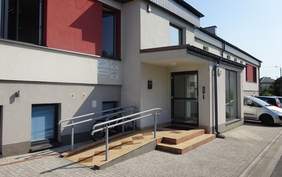 Pokaż zdjęcie: modernizacja obiektu zakładu pracy, likwidacja barier architektonicznych