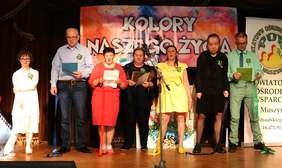 Pokaż zdjęcie: Wystepy artystyczne podczas Dnia Godności w Powiatowym Ośrodku Wsparcia w Muszynie