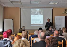 Pokaż zdjęcie: Piotr Waszak Dyrektor Oddziału ZUS w Lublinie powitał uczestników spotkania