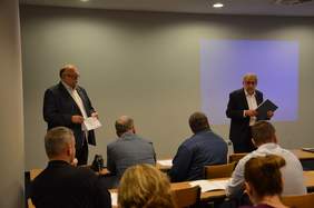 Pokaż zdjęcie: Remigiusz Dobkowski członek zarządu WAMA-COOP oraz prof. Roman Kisiel