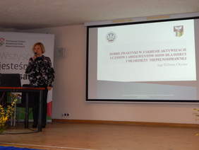 Pokaż zdjęcie: Elżbieta Chycka Wicedyrektor SOSW w Dąbrowie Górniczej