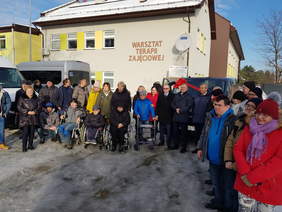 Pokaż zdjęcie: Wspólne, pamiątkowe zdjęcie z uroczystości 