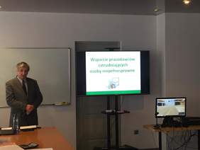 Pokaż zdjęcie: Wystąpienie dyrektora Oddziału Śląskiego PFRON Jana Wrońskiego