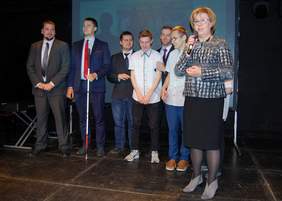 Pokaż zdjęcie: Wręczenie nagrody drużynie Tyniecka NWP Kraków