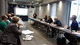 Pokaż zdjęcie: Wystąpienie Bogusławy Słońskiej podczas Konwentu Dyrektorów PCPR Województwa Małopolskiego