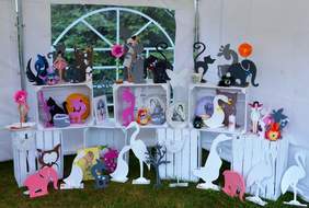 Pokaż zdjęcie: prace artystyczne mieszkańców DPS w Skrzynnie