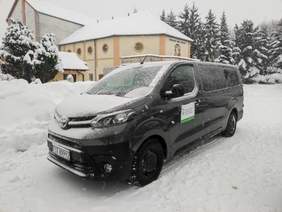 Pokaż zdjęcie: Nowy bus dla WTZ w Kałkowie-Godowie