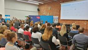Pokaż zdjęcie: uczestnicy konferencji