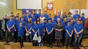 Pokaż zdjęcie: Zdjęcie grupowe opolskiej reprezentacji na X Ogólnopolskie Zimowe Igrzyska Olimpiad Specjalnych