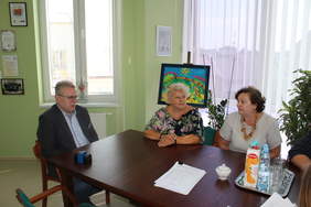 Pokaż zdjęcie: Przedstawiciele Stowarzyszenia i Jerzy Dębski Dyrektor Oddziału Lubelskiego PFRON.