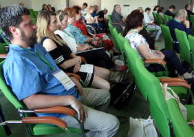 Pokaż zdjęcie: Uczestnicy konferencji w siedzibie Centralnego Instytutu Ochrony Pracy