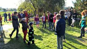 Piknik ekologiczny współorganizowany dzięki pomocy Zespołu Szkół nr 25 w Toruniu. Zdjęcie pochodzi ze zbiorów własnych Toruńskiego Towarzystwa Autyzmu.