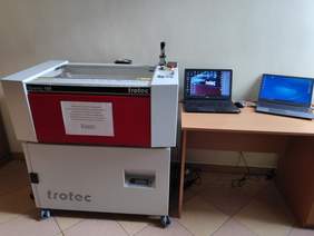 Pokaż zdjęcie: Ploter laserowy tnąco- grawerujący