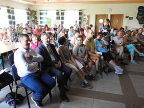 Pokaż zdjęcie: Uczestnicy wydarzenia