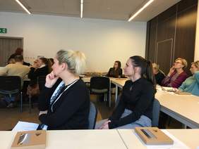 Pokaż zdjęcie: Śniadanie w ramach światowego Tygodnia Przedsiębiorczości -uczestnicy