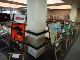 Pokaż zdjęcie: Wystawa prac plastycznych osób niepełnosprawnych w Bibliotece Głównej Uniwersytetu Ekonomicznego w Poznaniu