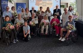 Laureaci z wyróżnionymi