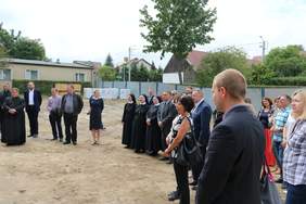 Pokaż zdjęcie: Przybyli goście. fot. M. Bujarski 