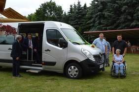 Pokaż zdjęcie: Zaproszeni goście i uczestnicy Warsztatu Terapii Zajęciowej w Zgierzu