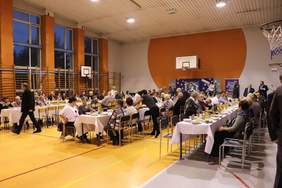 Pokaż zdjęcie: Uczestnicy spotkania opłatkowego